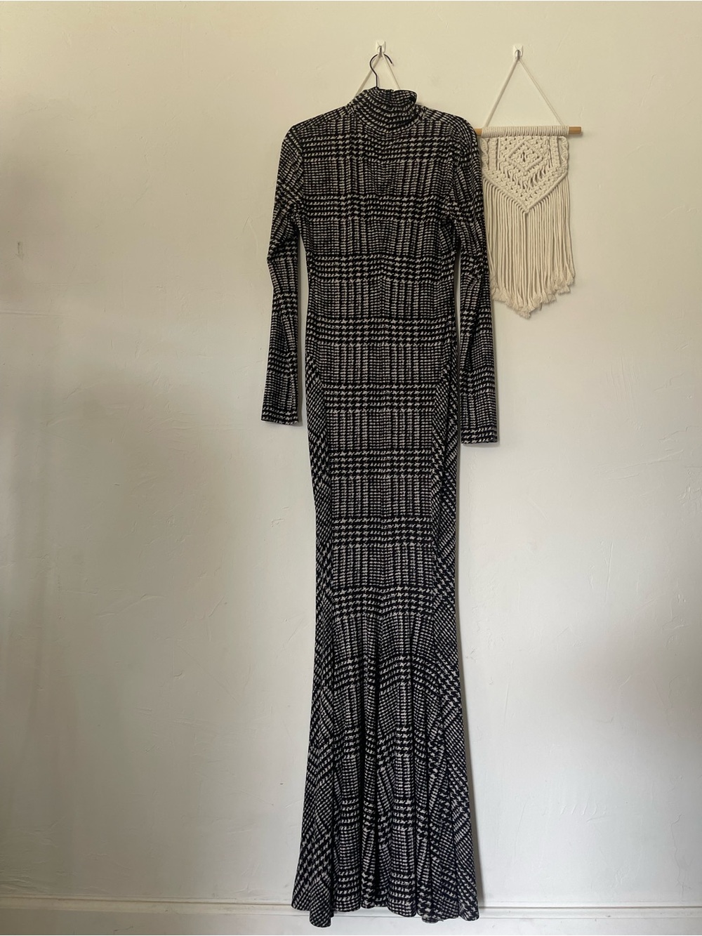 Norma Kamali Long Sleeve Turtle Fishtail Gown Glenn Plaid - Picture 5 of 7